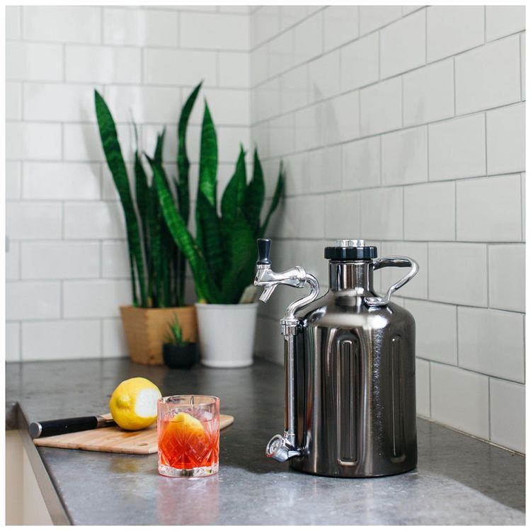uKeg-Growler-carbonatado-128-oncas-cromo-preto-foto-5