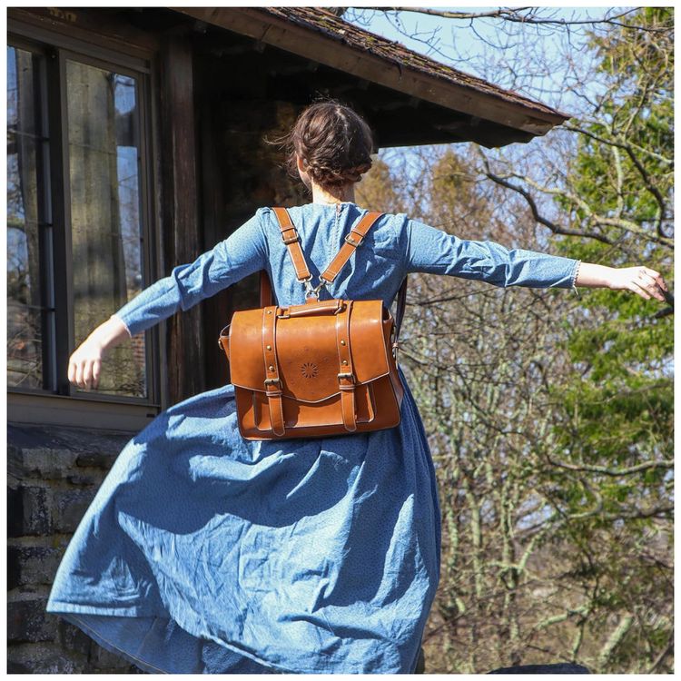 Mochila-Vintage-de-Couro-Vegano-para-Laptop-Feminina-foto-1