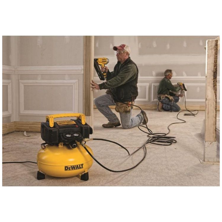 Compressor-de-Ar-de-6-galoes-e-165-PSI-DEWALT-DWFP55126-foto-1