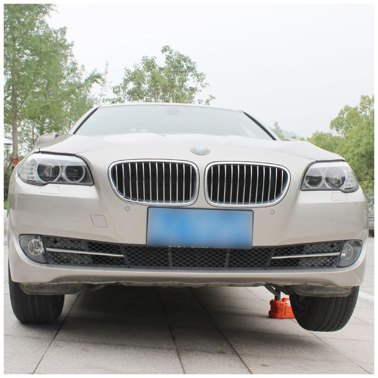 Macaco-Eletrico-Automotivo-12V-ate-1-Tonelada-com-Luz-LED-e-foto-2