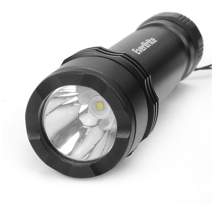 Lanterna-LED-CREE-Com-3-Modos-de-Luz-e-Ate-120mts-de-Alcance-foto-5
