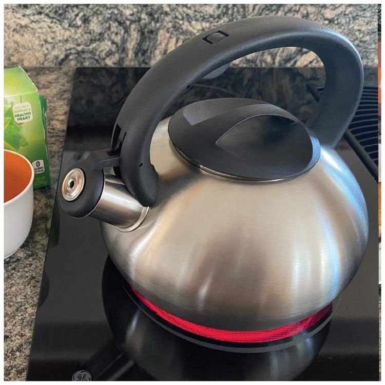 Chaleira-de-Cha-Classica-com-Apito-Capacidade-2.5L-em-Aco-foto-1