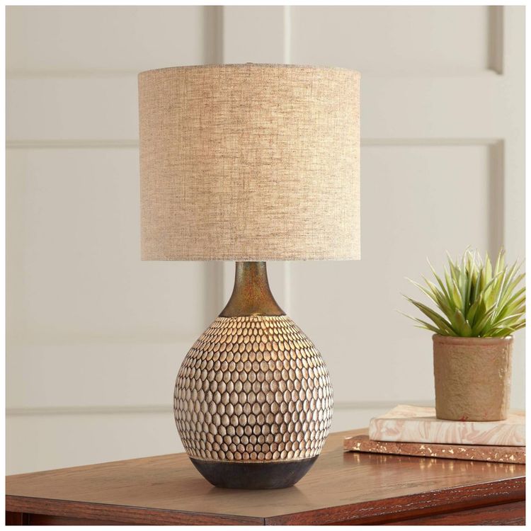 Luminaria-de-Mesa-Classica-em-Metal-e-Abajur-de-Tecido-360-foto-0
