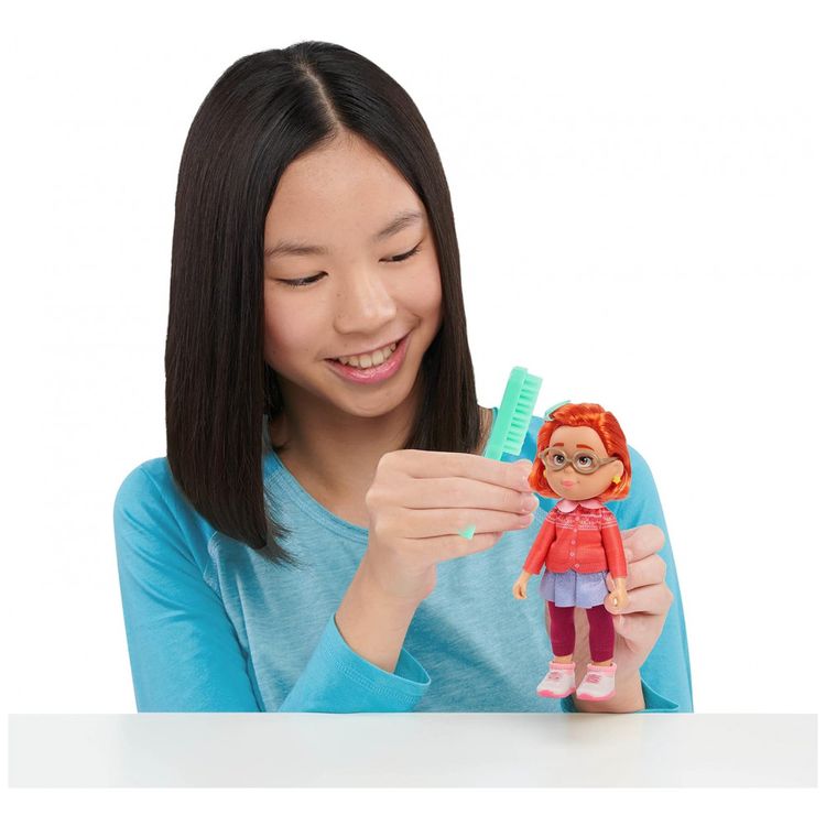 Disney-e-Pixar-Boneca-Mei-Lee-com-Roupa-de-Panda-para-se-foto-1