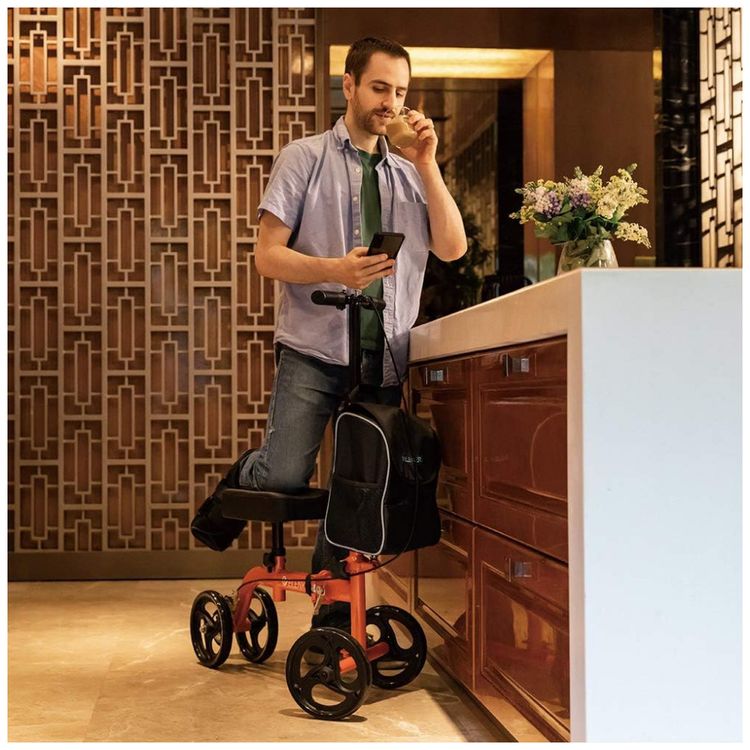 Scooter-de-joelho-direcionavel-para-cirurgia-de-tornozelos-foto-1