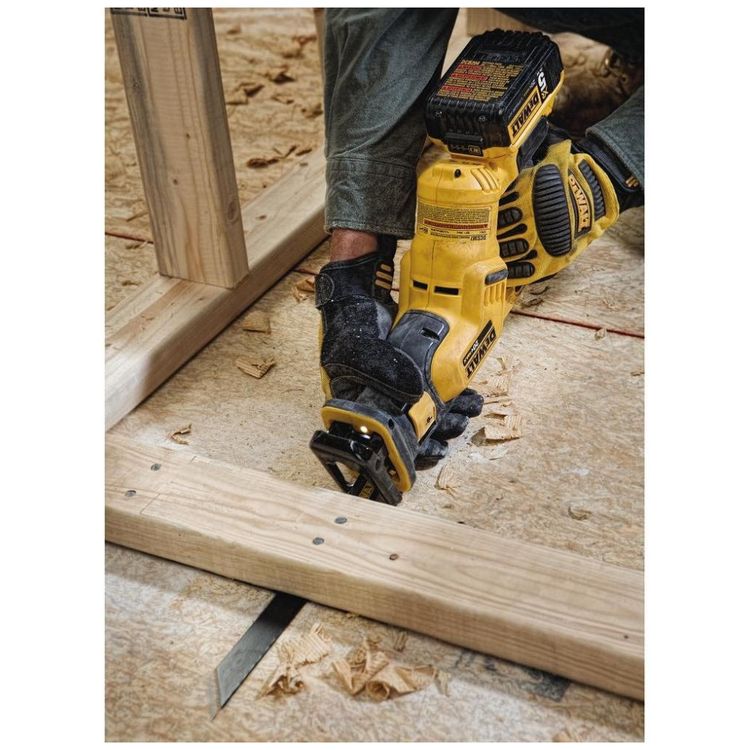 Serra-Sabre-com-Bateria-20V-de-por-Hora-DEWALT-DCS387P1-foto-3
