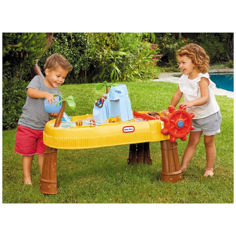 Mesa-Divertida-Ilha-de-Agua-com-Elementos-Interativos-para-foto-1
