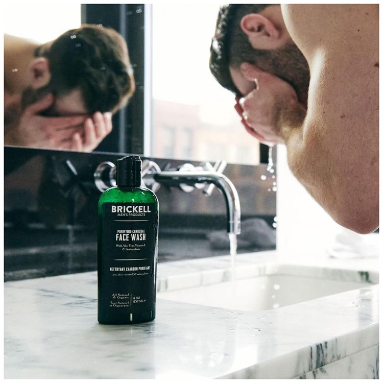 Kit-Skincare-Masculino-com-Hidratante-Esfoliante-e-Limpador-foto-4