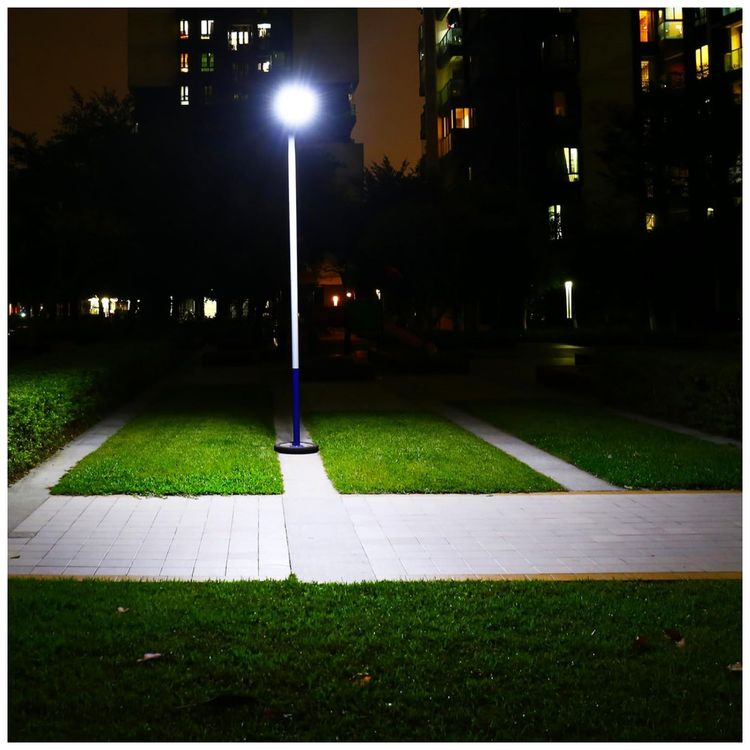 Luminaria-Solar-Externa-12000-Lumens-a-Prova-d-300W-com-foto-1