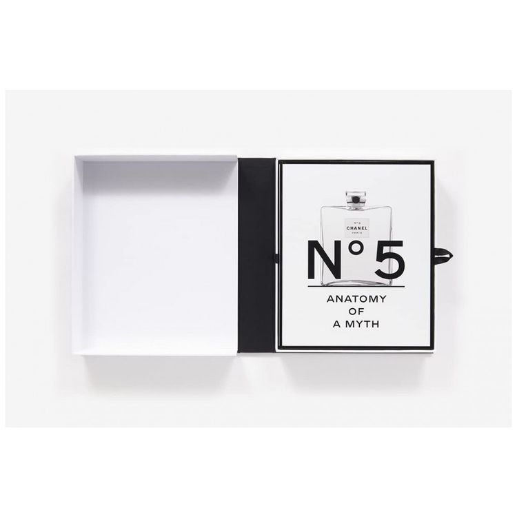 Chanel-No.-5-Historia-de-um-Perfume-Capa-Dura-em-Ingles-foto-2
