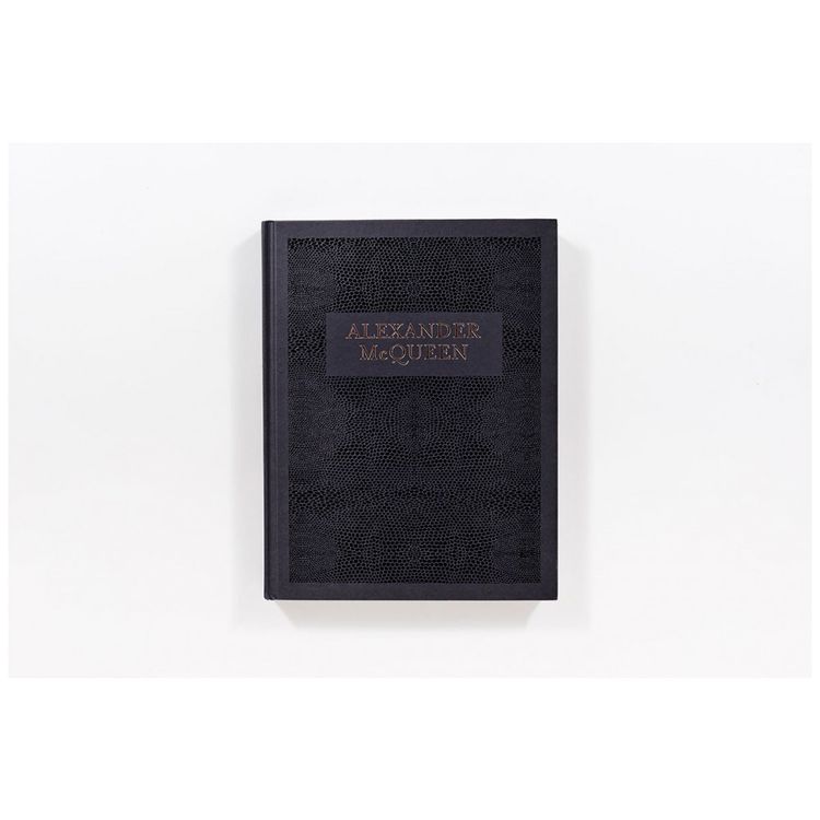 Alexander-McQueen-Capa-Dura-em-Ingles-352-Paginas-Preto-foto-2