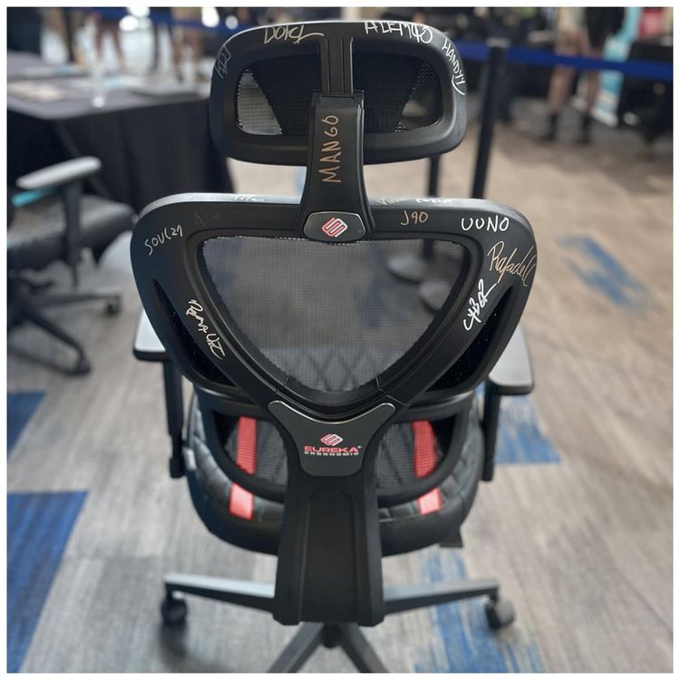 Cadeira-de-Escritorio-Gamer-Ergonomica-com-Apoio-3D-EUREKA-foto-3