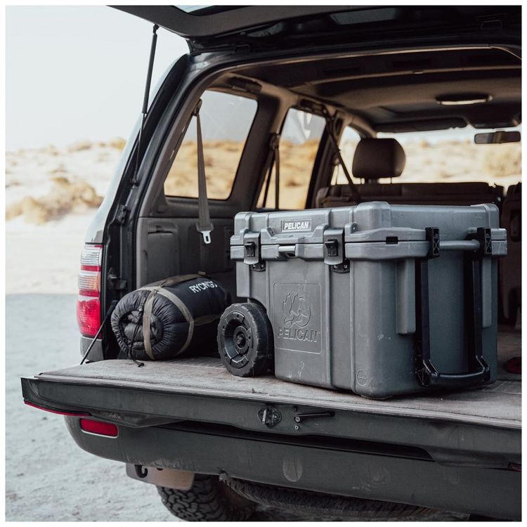 Cooler-Termico-Portatil-45-Litros-com-Rodas-Pelican-Marrom-foto-2