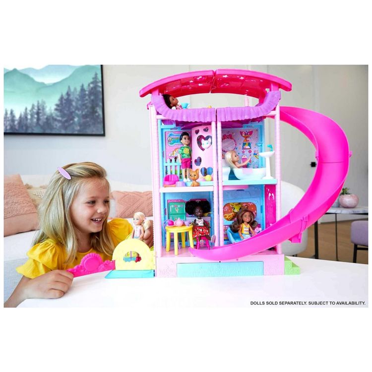 Casa-da-Barbie-e-Chelsea-com-20-Acessorios-e-2-Pets-para-foto-1