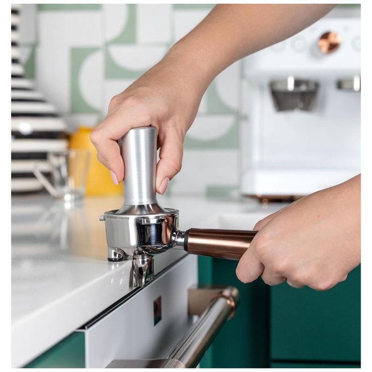 Maquina-de-Cafe-Expresso-Semi-Automatica-com-Moedor-Embutido-foto-2