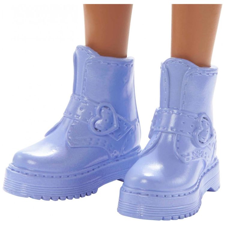 Boneca-Barbie-Fashionista-com-Roupa-e-Acessorios-Esportivos-foto-2