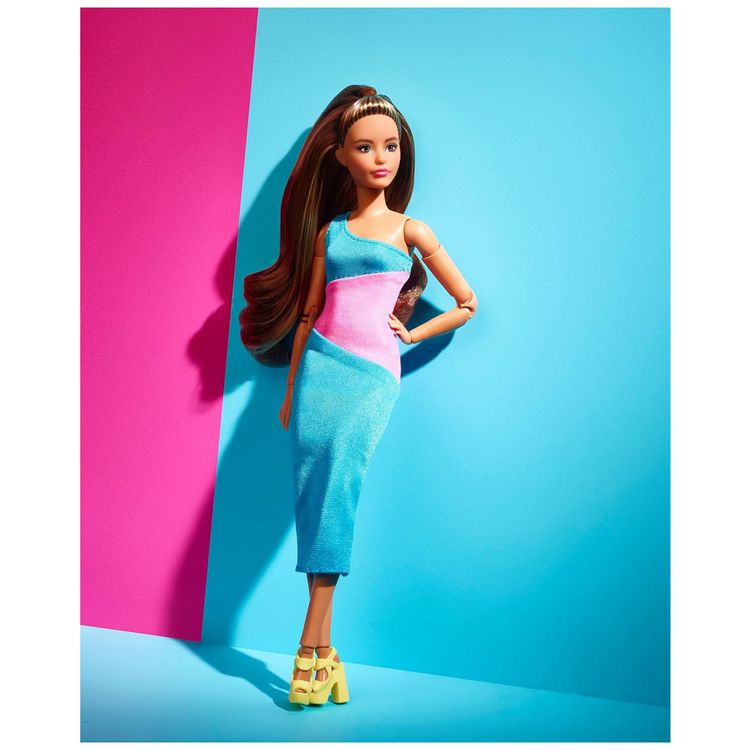 Boneca-Barbie-Inspirada-na-Colecao-Classicas-com-Vestido-foto-1
