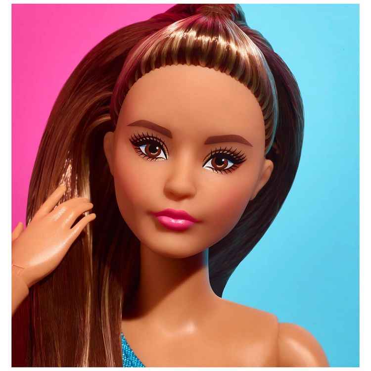 Boneca-Barbie-Inspirada-na-Colecao-Classicas-com-Vestido-foto-2