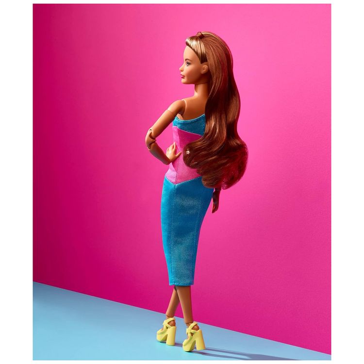Boneca-Barbie-Inspirada-na-Colecao-Classicas-com-Vestido-foto-4