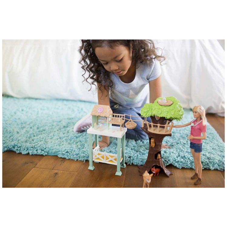 Boneca-Barbie-Veterinaria-com-8-Animais-de-Estimacao-e-Casa-foto-1