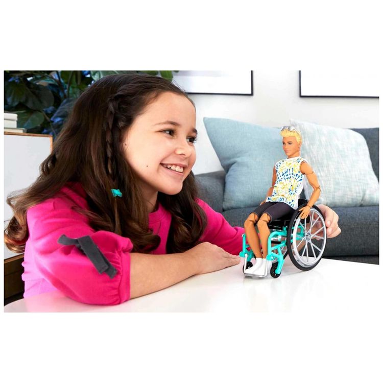 Boneca-Barbie-Ken-Fashionistas-167-com-Cadeira-de-Rodas-e-foto-1