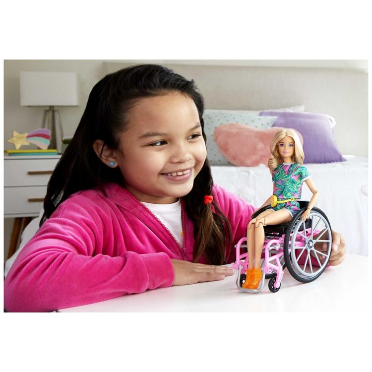 Boneca-Barbie-Fashionistas-165-com-Cadeira-de-Rodas-Rampa-e-foto-1