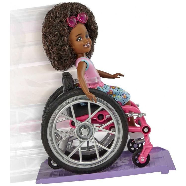 Boneca-Barbie-Chelsea-Cadeirante-com-Rodas-Moveis-Rampa-foto-2