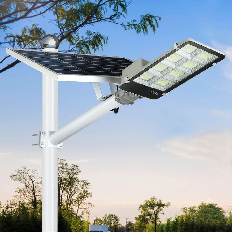 Luminaria-Solar-Externa-400W-a-Prova-d-com-Controle-Remoto-foto-0