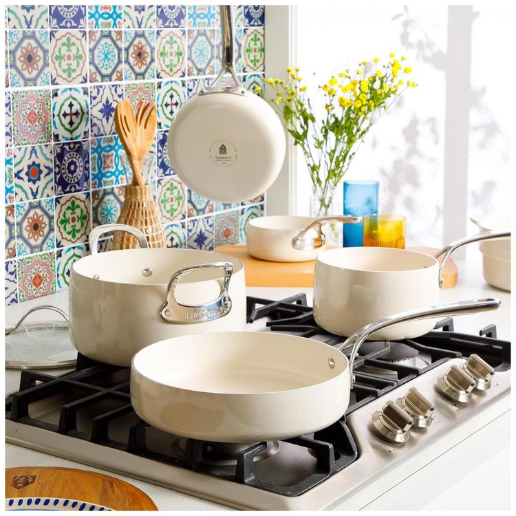 Jogo-de-Panelas-Esmaltadas-em-Aluminio-com-Interior-de-foto-1