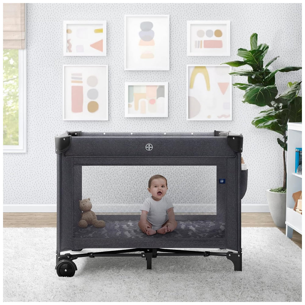Encontraproduto.com.br - Berço Cercado Portátil com Trocador Removível e Três Ursos Brannan de Pelúcia, Delta Children, Preto