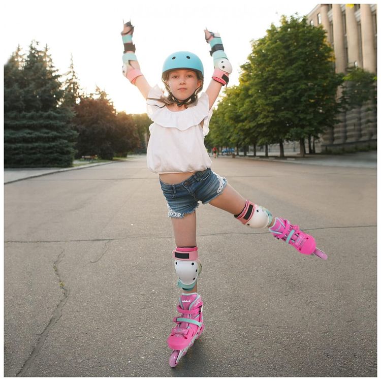 Patins-Infantil-Regulavel-com-Rodas-Iluminadas-para-foto-3