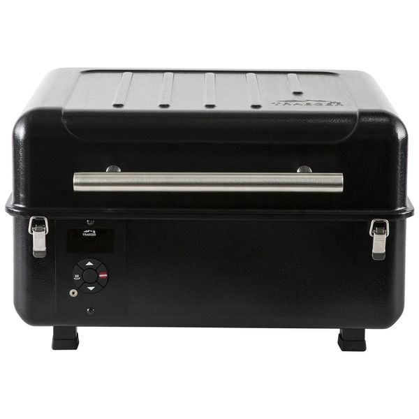 Churrasqueira á Pellet de Madeira Portátil com Controle Digital e Superfície de Cozimento Total 1135 cm2, Traeger Ranger, Preto