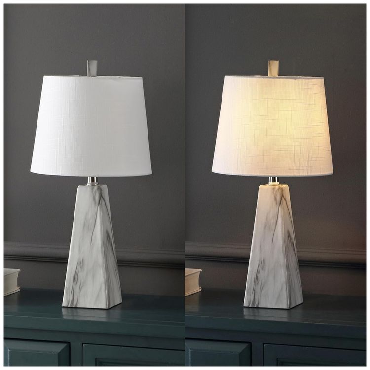 Abajur-Luminaria-de-Mesa-em-Marmore-Estilo-Contemporanea-Imagem-4