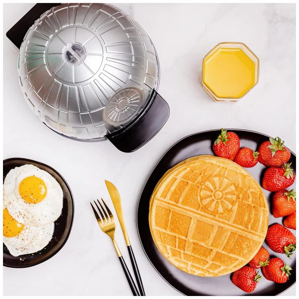 Maquina-de-Waffle-Tema-Star-Wars-Halo-Death-Star-com-Imagem-0