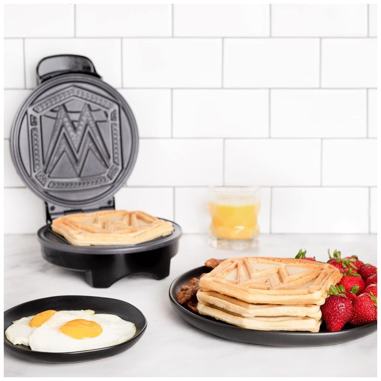 Maquina-de-Waffle-Tema-Cinturao-do-WWE-com-Revestimento-Imagem-4
