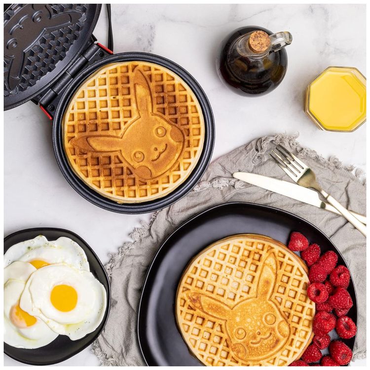 Maquina-de-Waffle-Tema-Pokemon-Pikachu-com-Revestimento-Imagem-2