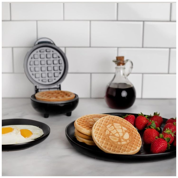 Mini-Maquina-de-Waffle-Tema-Homem-Aranha-com-Revestimento-Imagem-1