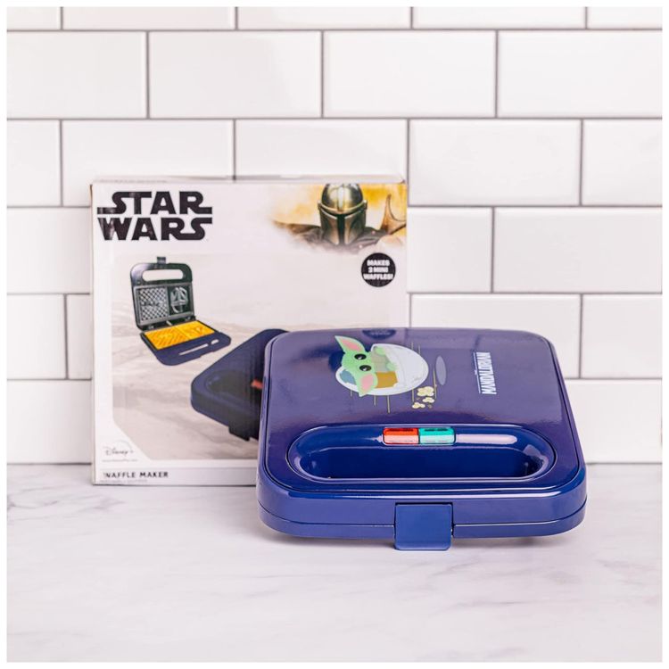 Maquina-de-Waffle-Tema-Star-Wars-Mandalorian-com-Imagem-1
