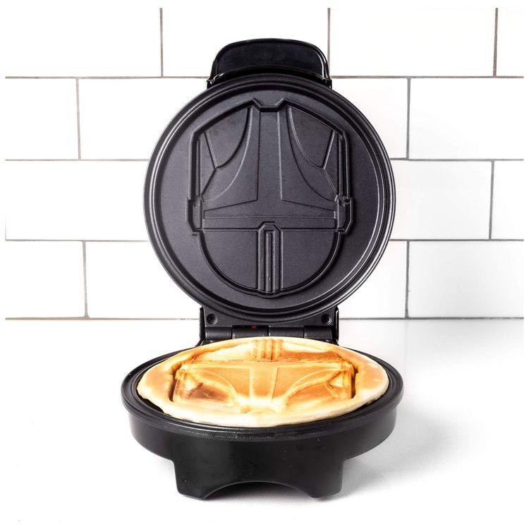 Maquina-de-Waffle-Tema-Star-Wars-Mandalorian-Helmet-Shaped-Imagem-2