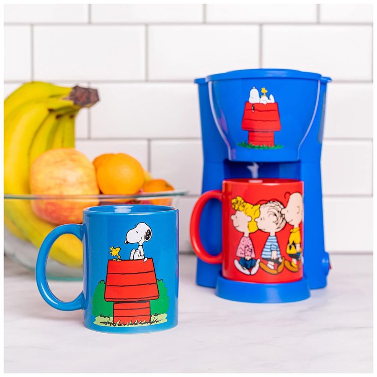 Kit-Maquina-de-Cafe-com-2-Canecas-Tema-Snoopy-110V-1000W-Imagem-4