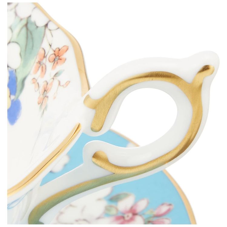 Xicara-e-Pires-Elegancia-e-Sofisticacao-em-Sua-Mesa-com-Imagem-5