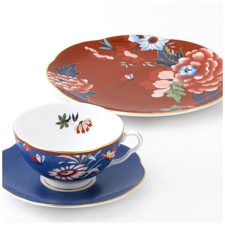 Xicara-e-Pires-Elegancia-e-Sofisticacao-em-Sua-Mesa-com-Imagem-2