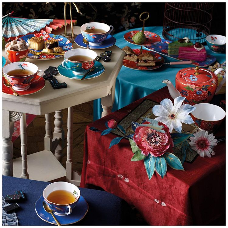 Xicara-e-Pires-Elegancia-e-Sofisticacao-em-Sua-Mesa-com-Imagem-3
