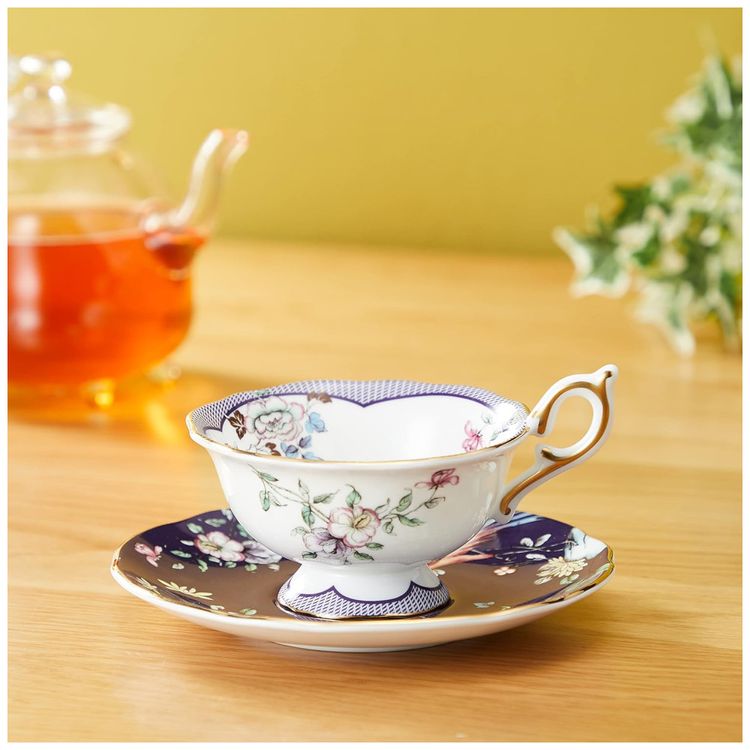 Xicara-e-Pires-Elegancia-e-Sofisticacao-em-Sua-Mesa-com-Imagem-6