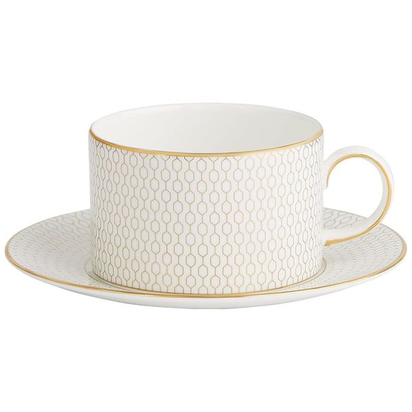 Xicara-e-Pires-Elegancia-e-Sofisticacao-em-Sua-Mesa-com-Imagem-0