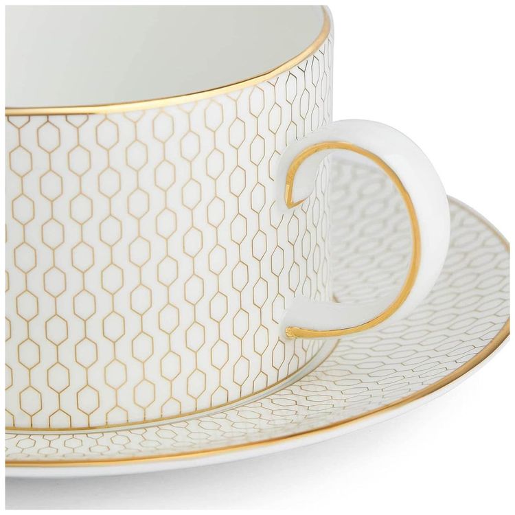 Xicara-e-Pires-Elegancia-e-Sofisticacao-em-Sua-Mesa-com-Imagem-1
