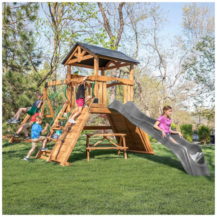 Playground-Infantil-de-Madeira-com-Mesa-de-Piquenique-Imagem-1