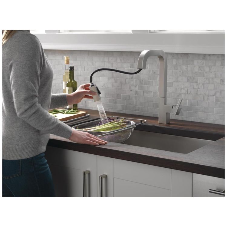 Torneira-Cozinha-com-Pulverizador-Pull-Down-Magnetico-Imagem-1