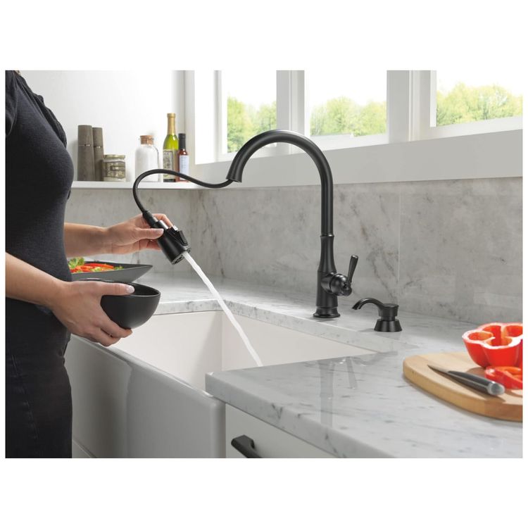 Torneira-Cozinha-com-Dispensador-de-Sabao-e-Pulverizador-Imagem-1