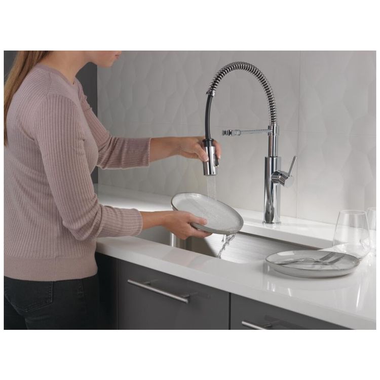 Torneira-Cozinha-Comercial-com-Pulverizador-Pull-Down-de-Imagem-1